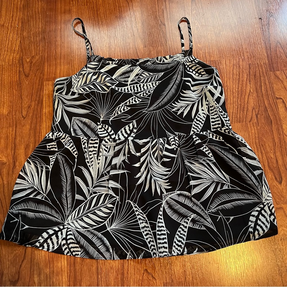NWOT Banana Republic Tropical Camisole - size MEDIUM